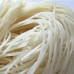 全自动米粉机只需将原料按要求准备好